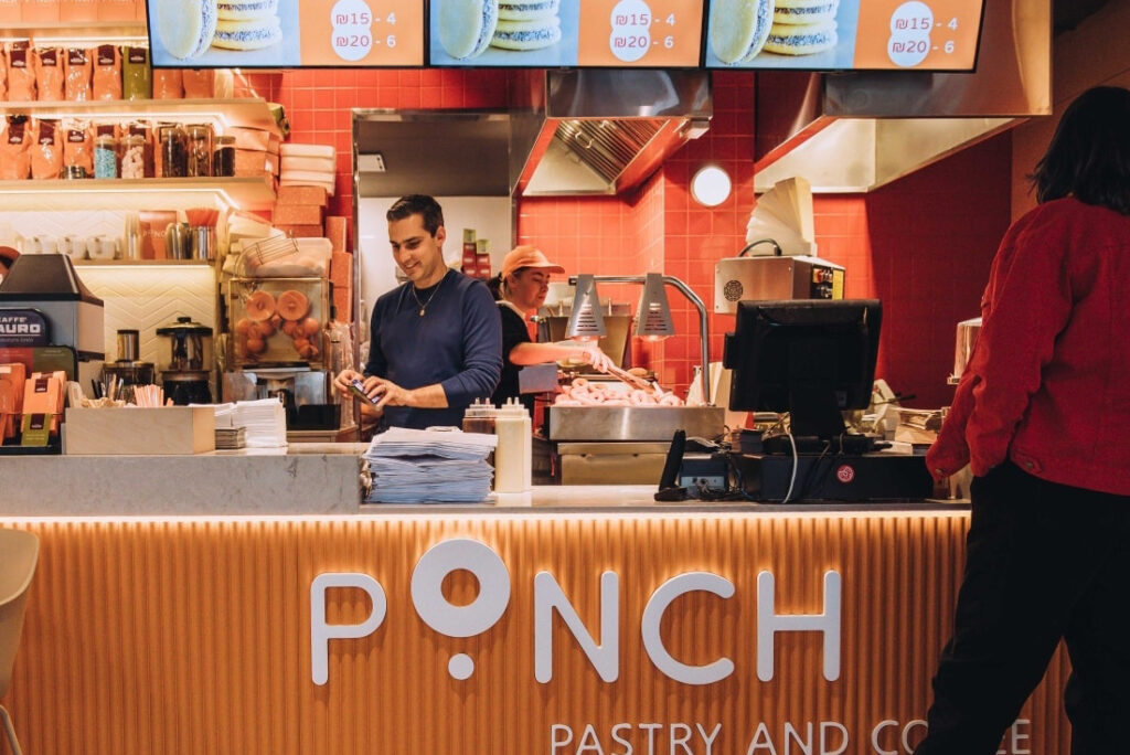 Takeaway restaurant using QR ordering to speed up service